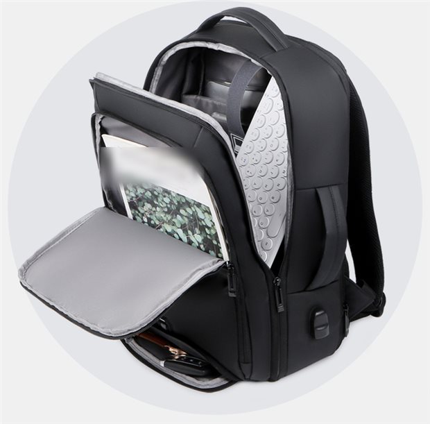 YT-02143 front organiser compartment