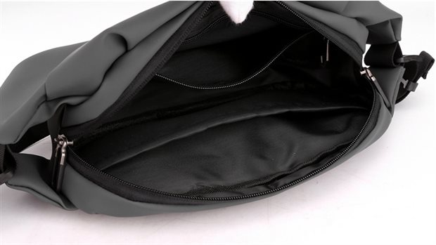 YT-08030 organised main compartment