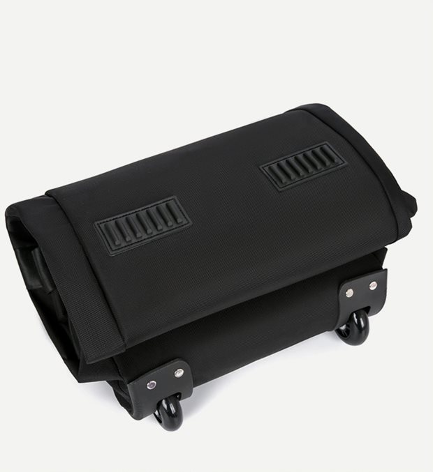 YT-14016 folds flat